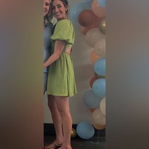 Princess Polly size 4 puff sleeve dress